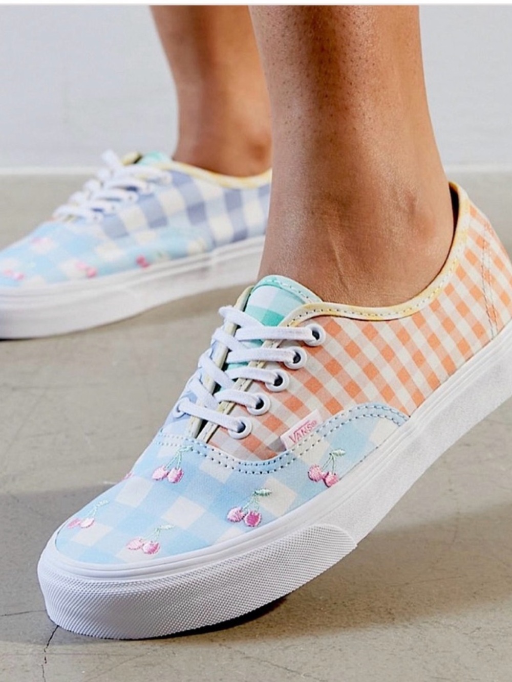 Vans embroidered Cherry colorblock Gingham Sneakers Women’s 8